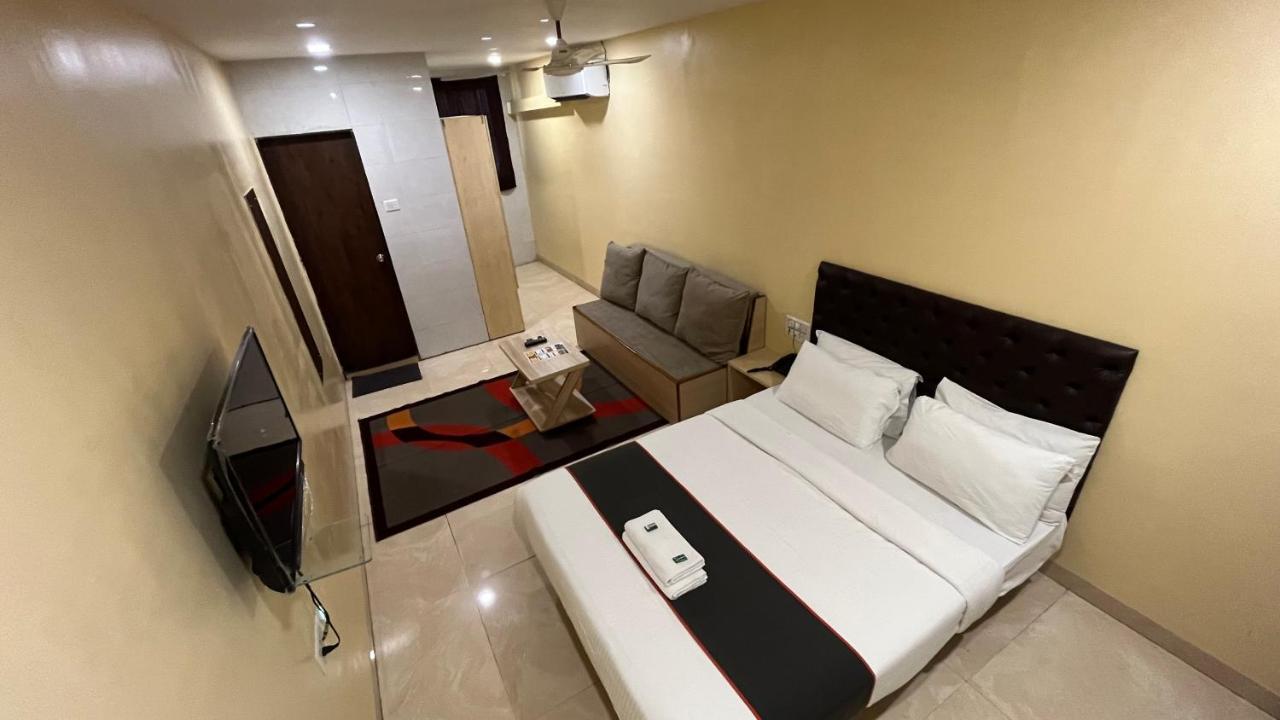 U Life Hotel Mumbai Exterior photo